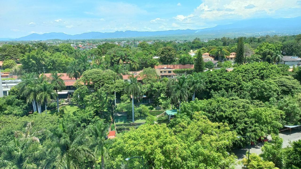 Holiday Inn Express & Suites Cuernavaca, An Ihg Hotel Exterior photo